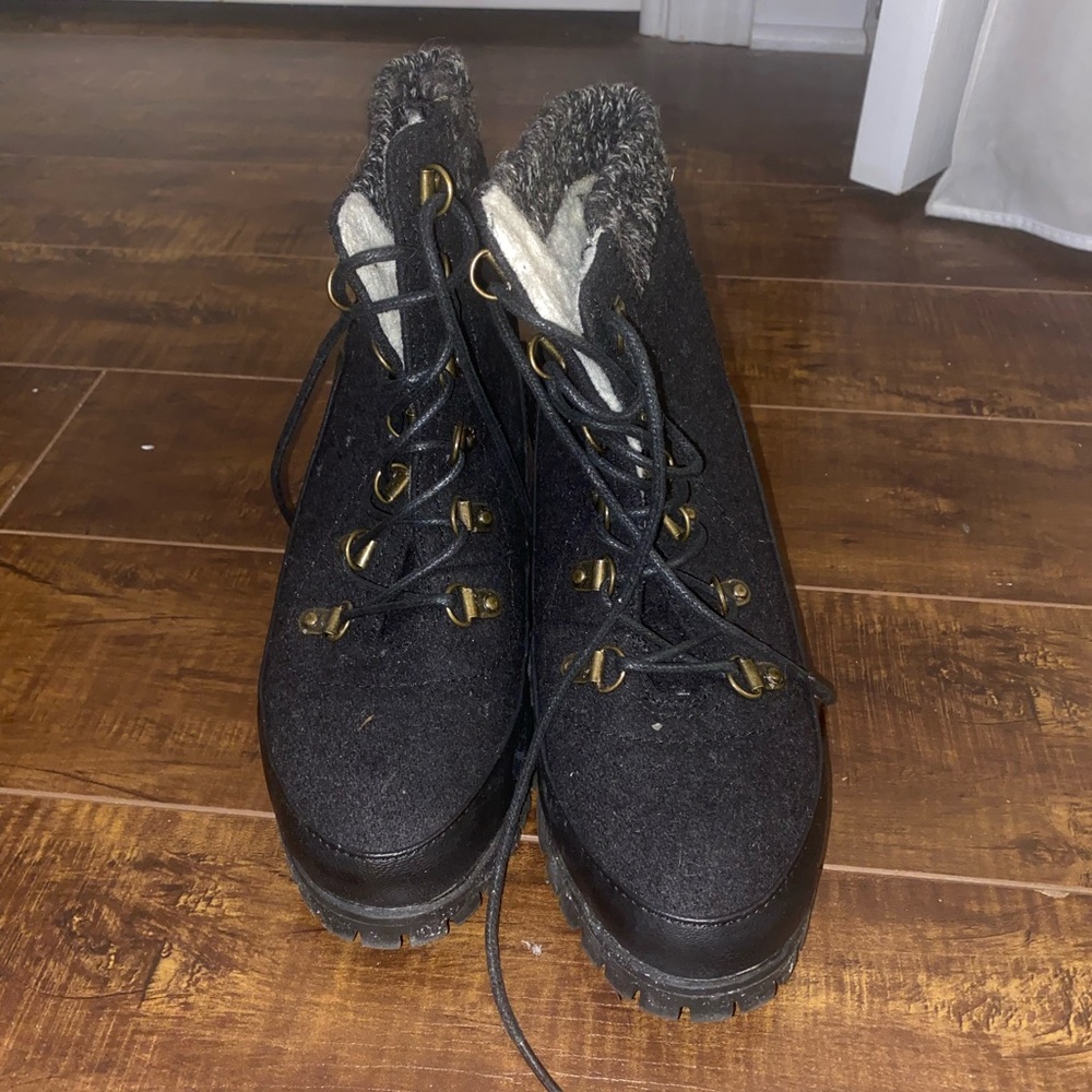 Women's Black Winter Boots
